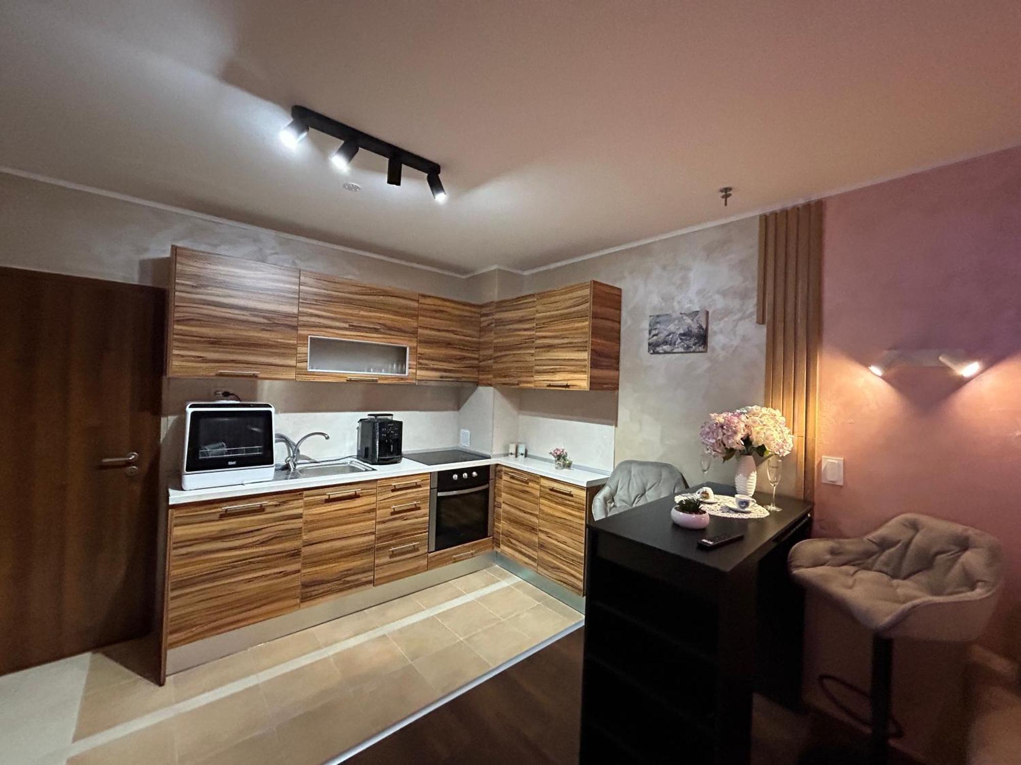 2-Bedroom, 2-Bathroom With Fireplace And Garden At Winslow Infinity Банско Экстерьер фото